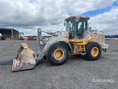 2021 John Deere 544 P-Tier جرافة
