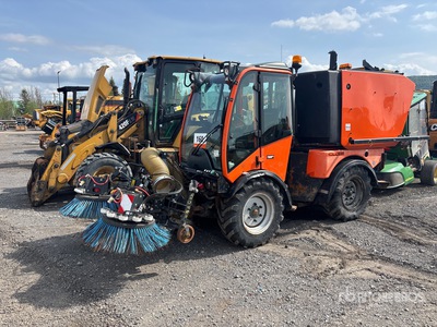 2014 Holder C992 Gemeentetractor