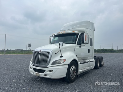 2015 International ProStar 6x4 Tractocamion con Dormitorio / Tracteur routier couchette