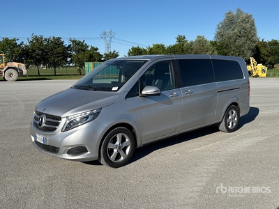 Mercedes-Benz V200 D 8-Seat Sport Bus