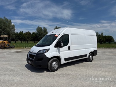 2022 Peugeot Boxer Gesloten vrachtwagen