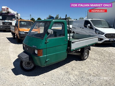 1999 Piaggio Ape Flatbed Truck (Inoperable)