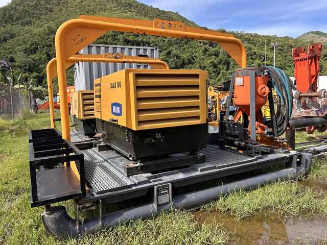 Sandblasting Equipment w/Compressor (Inoperable)