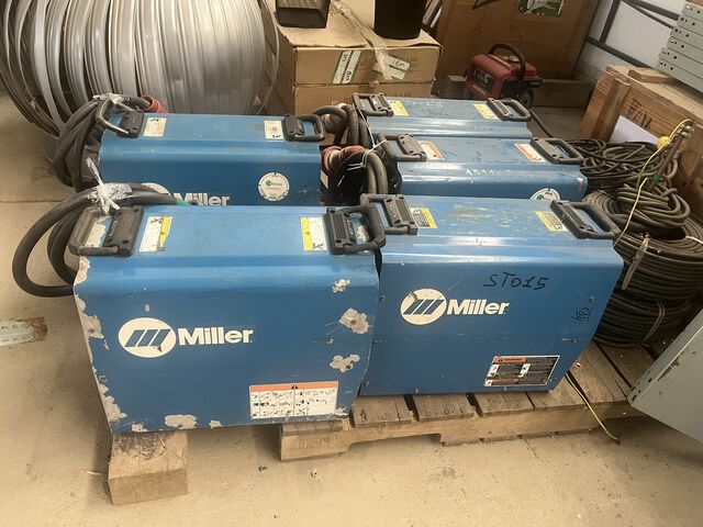 Quantity of (5) Miller XMT350 350 A Lote de 5 Soldadoras El&eacute;ctricas Electric Welder