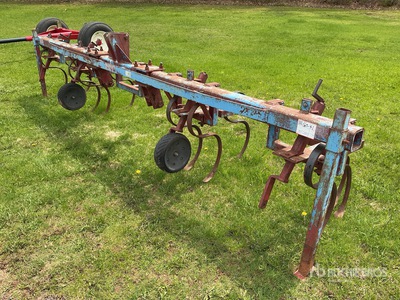 13 ft 11 in 3-Point 4 Row Cultivator