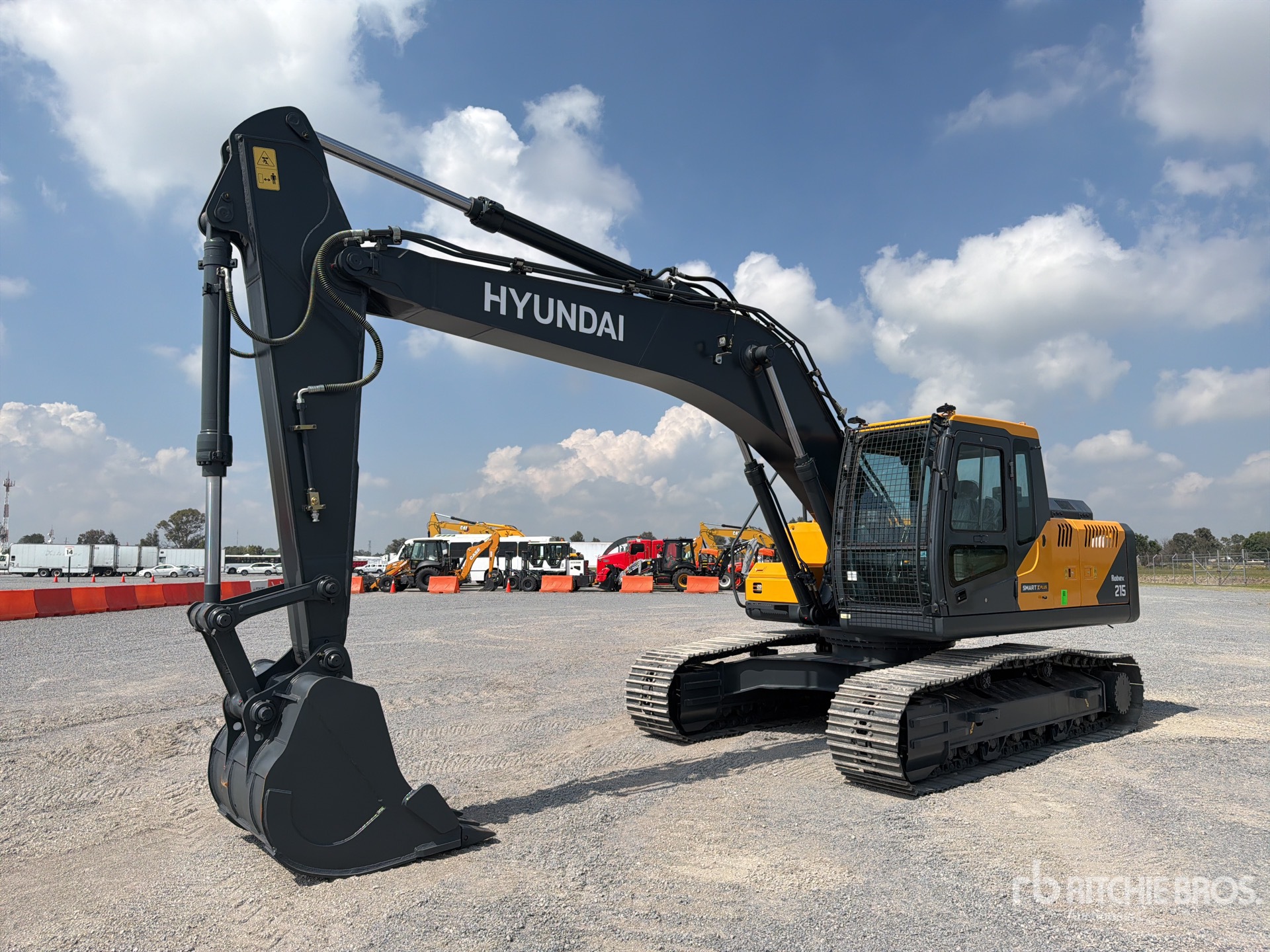 2026 Hyundai R215 Excavadora Hidraulica (Sin Usar) / Tracked Excavator (Unused)