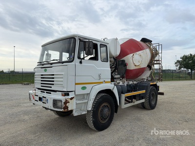 Astra BM201 4x4 Mixer Truck