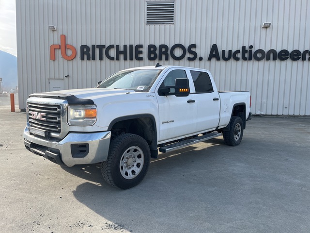 2016 GMC Sierra 3500HD 4x4 Crew Cab Pickup