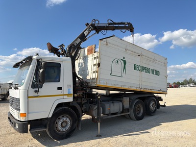 Hiab 071AW 3870 kg Knuckle Boom on Volvo FL10 6x2 Sleeper Dump Truck with Crane
