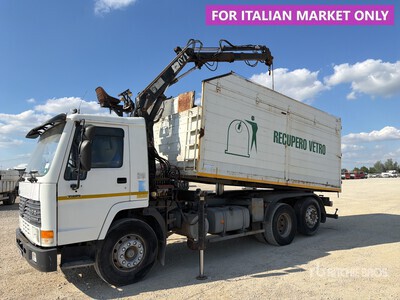 Hiab 071AW 3870 kg Knuckle Boom on Volvo FL10 6x2 Sleeper Kipper-Lkw mit Kran