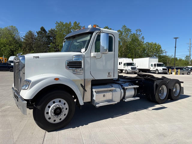 2015 Freightliner Coronado 122SD 6x4 T/A Day Cab Truck Tractor