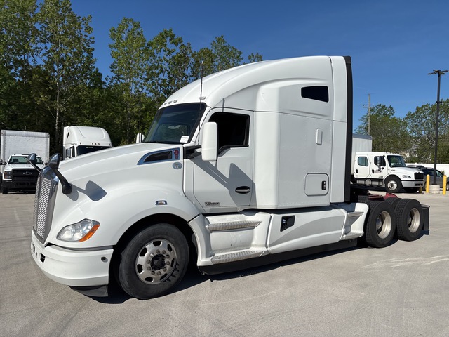 2020 Kenworth T680 6x4 T/A Sleeper Truck Tractor 2020 Kenworth T680 6x4 T/A Sleeper Truck Tractor