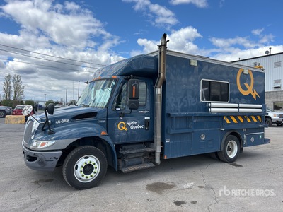2010 International 4300 4x2 Camion utilitaire