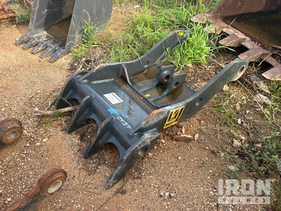 LiuGong 31 in Excavator Thumb (Unused)
