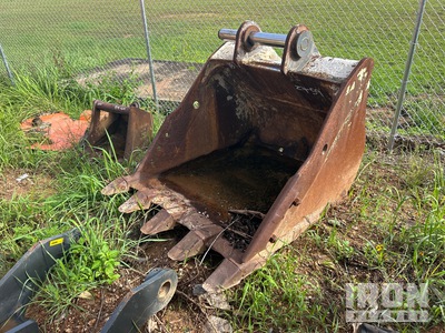 48 in Digging Excavator Bucket