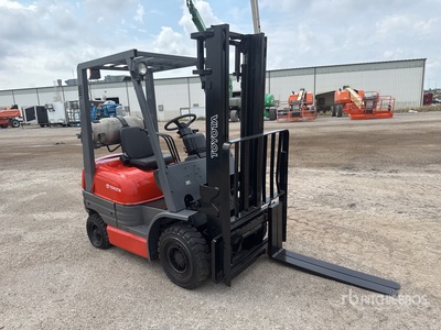 Toyota 426FGCU15 3300 lb Forklift