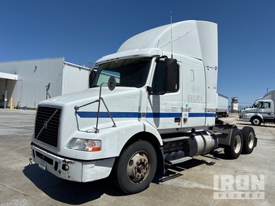 2014 Volvo VNM64T430 6x4 T/A Sleeper Truck Tractor