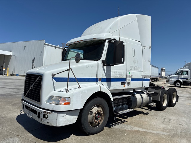 2014 Volvo VNM 6x4 T/A Sleeper Truck Tractor