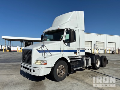 2013 Volvo VNM64T200 6x4 T/A Day Cab Truck Tractor