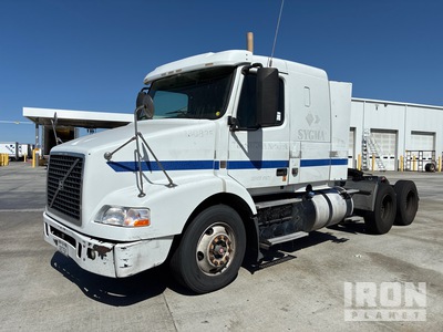 2013 Volvo VNM64T430 6x4 T/A Sleeper Truck Tractor