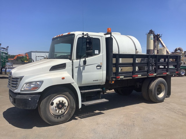 2008 Hino 238 925 gal 4x2 Flatbed Water Truck