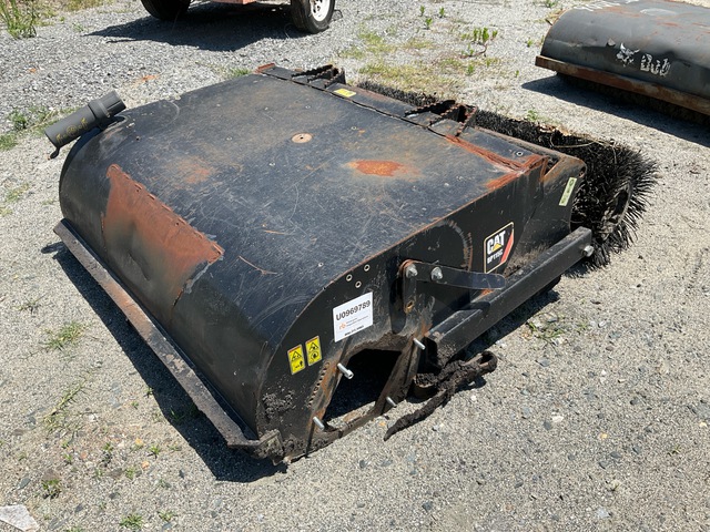 2014 Cat BP115C 60 in Skid Steer Broom 2014 Cat BP115C 60 in Skid Steer Broom