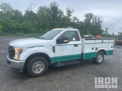 2019 Ford F-250 XL 4x2 Utility Truck