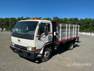 1998 Nissan UD1400 4x2 Table Top Truck