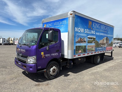 2019 Hino 740 4x2 Van Truck