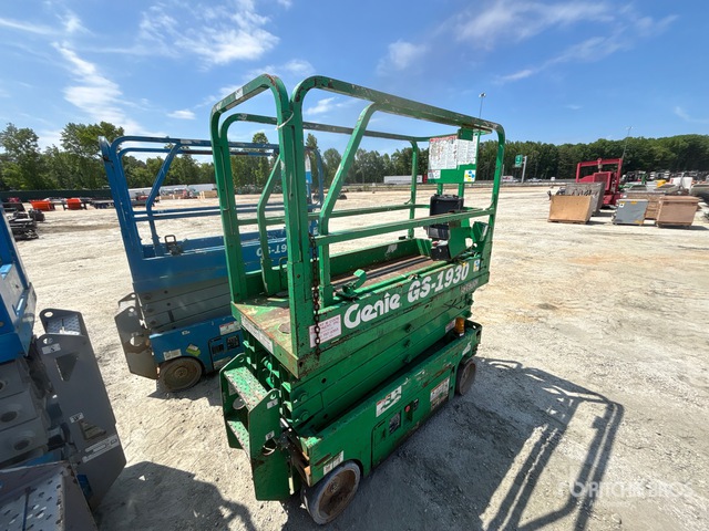 2013 Genie GS-1930 Electric Scissor Lift