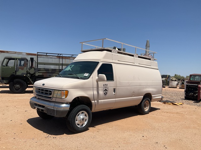 2002 Ford E-350 Super Duty Cargo Van