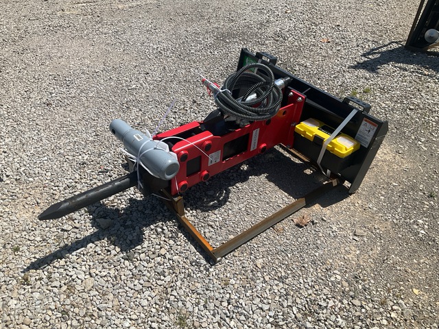 Raytree RMH680 Skid Steer Hydraulic Hammer - Unused Raytree RMH680 Skid Steer Hydraulic Hammer - Unused