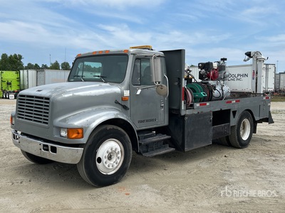 1995 International 4700 4x2 Service Truck