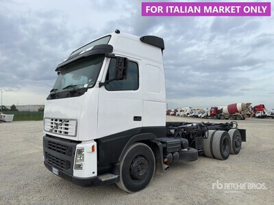 2003 Volvo FH12R62 6x2 Sleeper Camión rodante