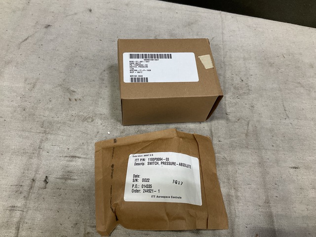 (3) ITT 1193P0094-03 Pressure Switches (3) ITT 1193P0094-03 Pressure Switches