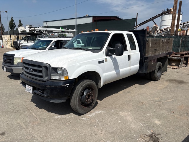 2003 Ford F-550 4x2 Extended Cab Flatbed Dump Truck