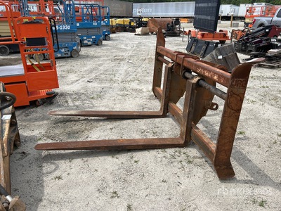 JRB 624J TC 66 in Q/C Wheel Loader Forks