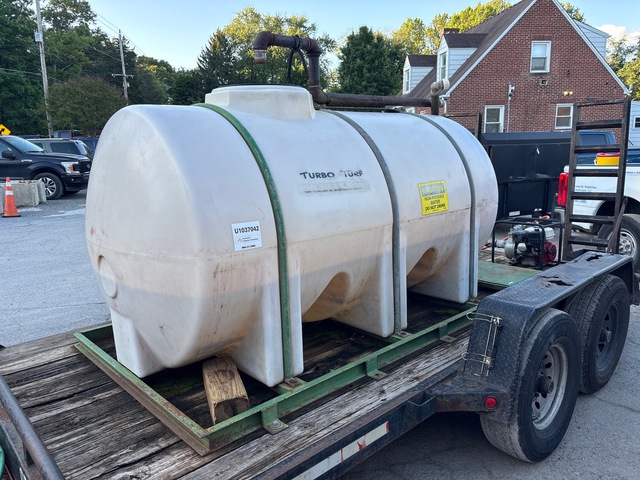 725 gallon Skid-Mounted Water Tank w/ Honda Water Pump 725 gallon Skid-Mounted Water Tank w/ Honda Water Pump