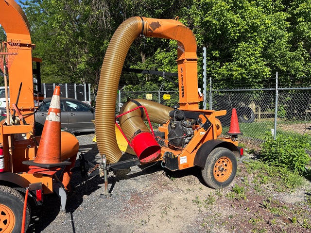 2015 Scag Giant-Vac Tow-Behind Truck Loader 2015 Scag Giant-Vac Tow-Behind Truck Loader