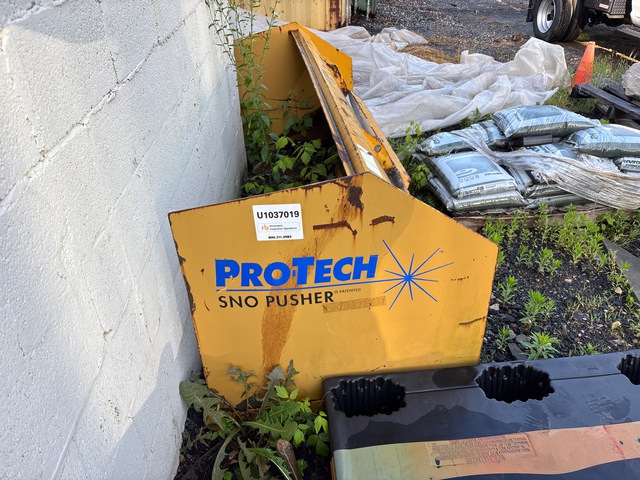 ProTech 8 ft Snow Pusher Box