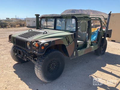 2000 AM General M1123 HMMWV 4 Door w/Truck Body