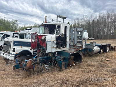 Kenworth C500 Frame and Truck Cab (Inoperable)