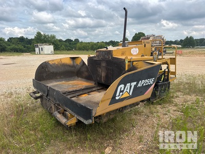 2012 Cat AP255E Track Extendedora de Asfalto