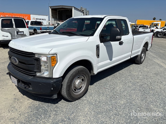 2017 Ford F-250 XL 4x2 Extended Cab Pickup