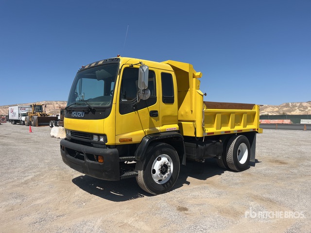 2000 Isuzu FTR 4x2 S/A Dump Truck