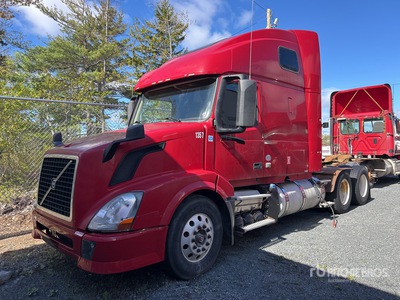 2014 Volvo VNL670 6x4 Tracteur routier couchette (Inoperable)