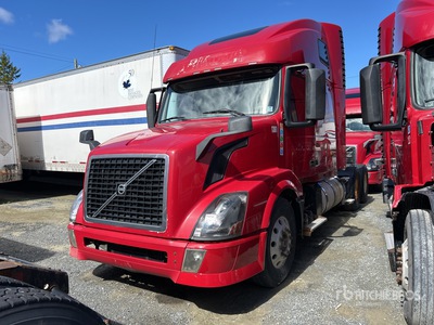 2014 Volvo VNL670 6x4 Tracteur routier couchette (Inoperable)
