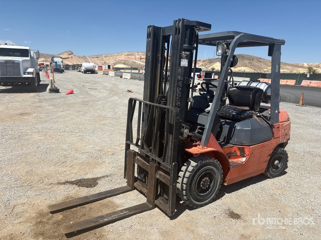 Toyota Pneumatic Tire Forklift