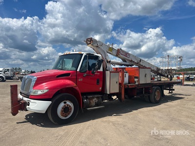 2006 International 4400 4x2 Bucket Truck