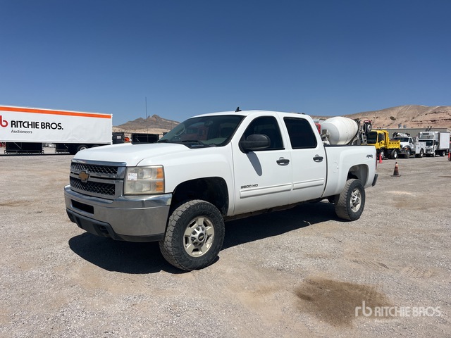 2014 Chevrolet Silverado 2500HD 4x4 Crew Cab Pickup